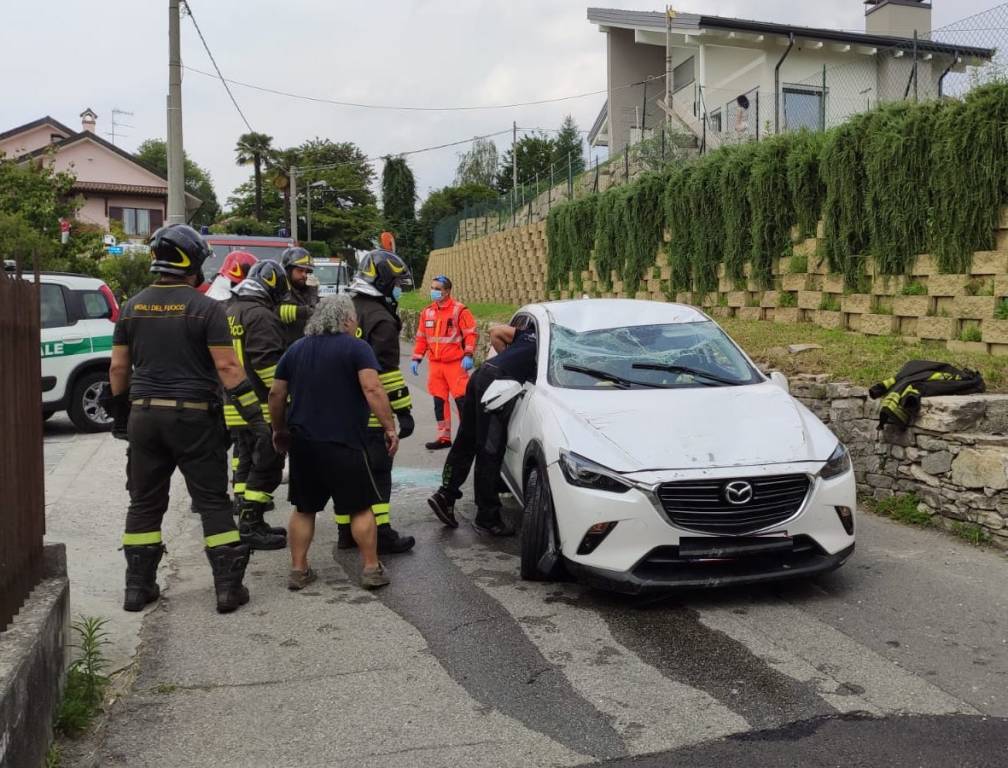 auto ribaltata cadrezzate con osmate