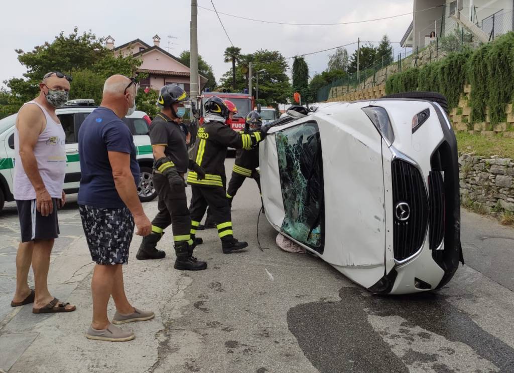 auto ribaltata cadrezzate con osmate