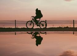 bicicletta ciclabile lago