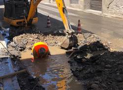 Brebbia: perdita d'acqua in via Matteotti