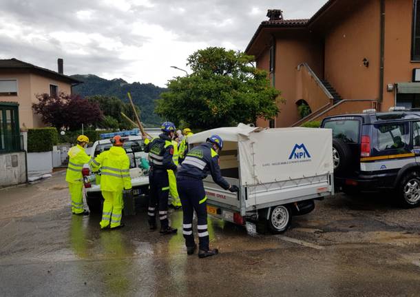 Brusimpiano: il nubifragio fa esondare il torrente Trallo