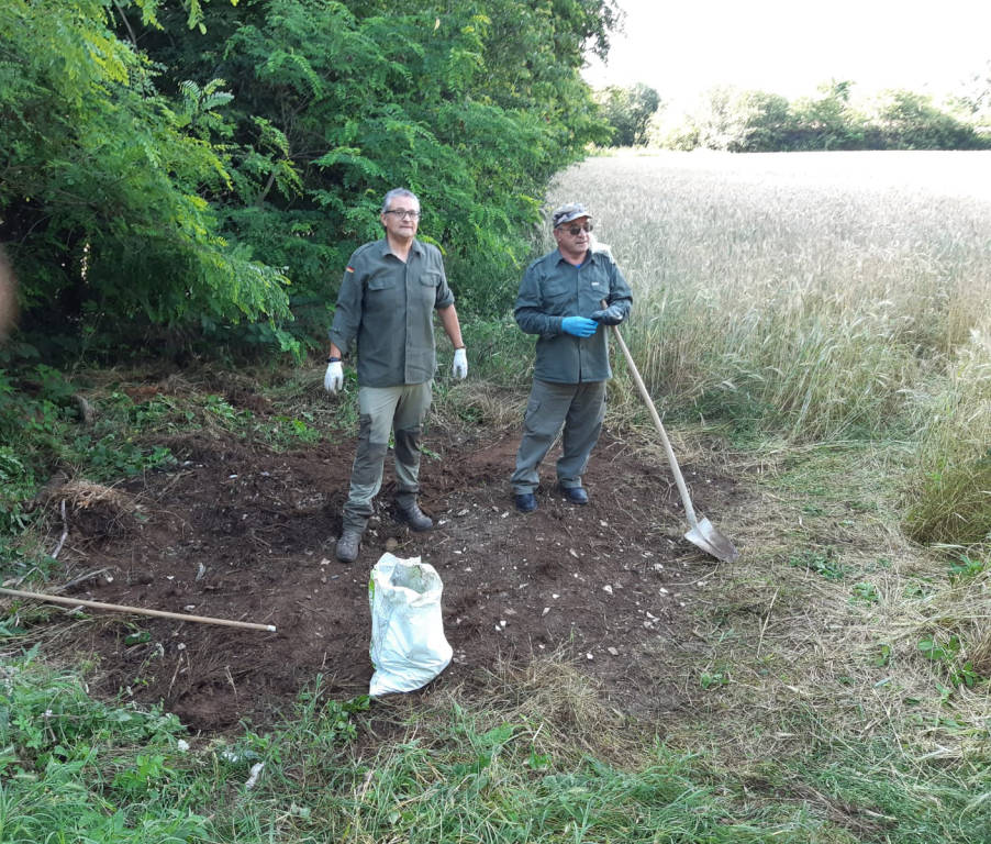 cacciatori di san giorgio su legnano e canegrate ripuliscono il parco del roccolo