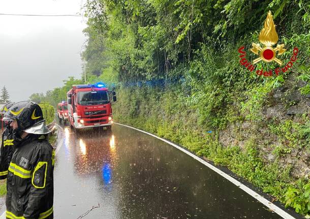 Frana tra Laveno Mombello e Castelveccana