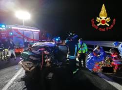 Schianto nella notte in tangenziale innesto a1 - ss412