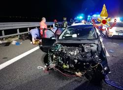 Schianto nella notte in tangenziale innesto a1 - ss412