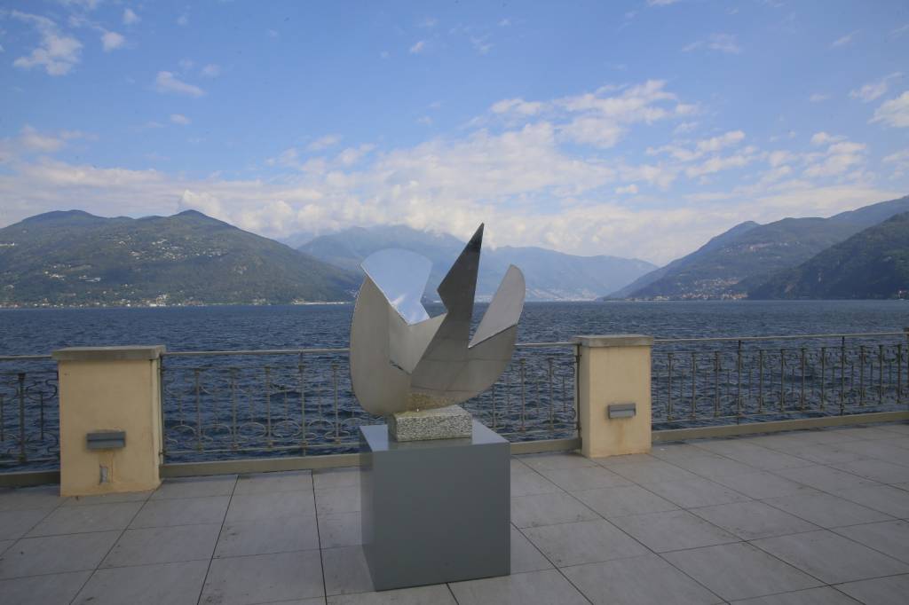 Le sculture di Angelo Bozzola nel giardino di Palazzo Verbania