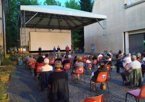 "Cinema sotto le stelle": entusiasmo per la prima serata dedicata ad Alberto Sordi 