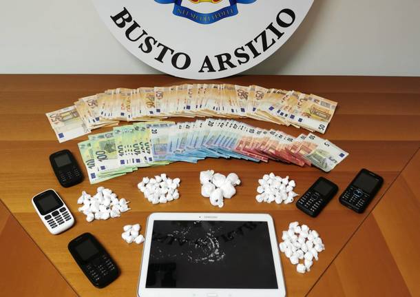 cocaina soldi carabinieri busto arsizio