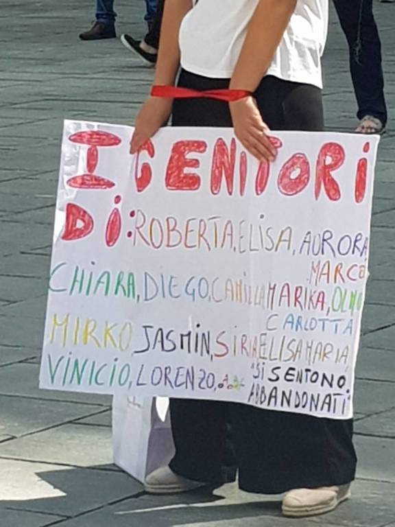 Flash mob davanti alla regione per i disabili