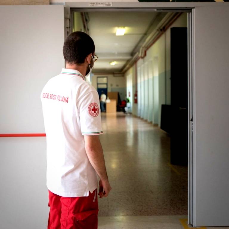 I volontari di Croce Rossa Italian a supporto delle scuole per gli esami di maturità