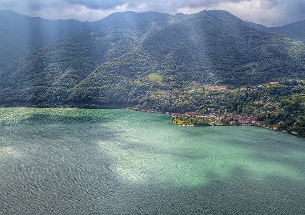 Il lago di Lugano cambia colore