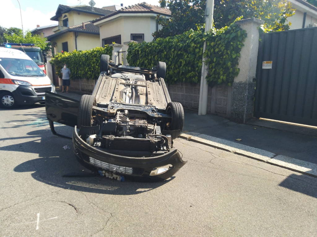 incidente in via Genova a Legnano