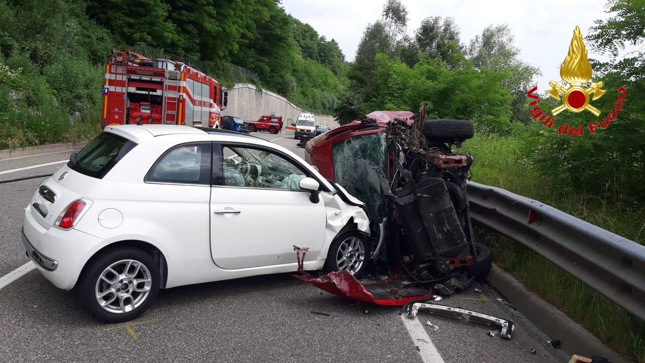 incidente via peschiera varese