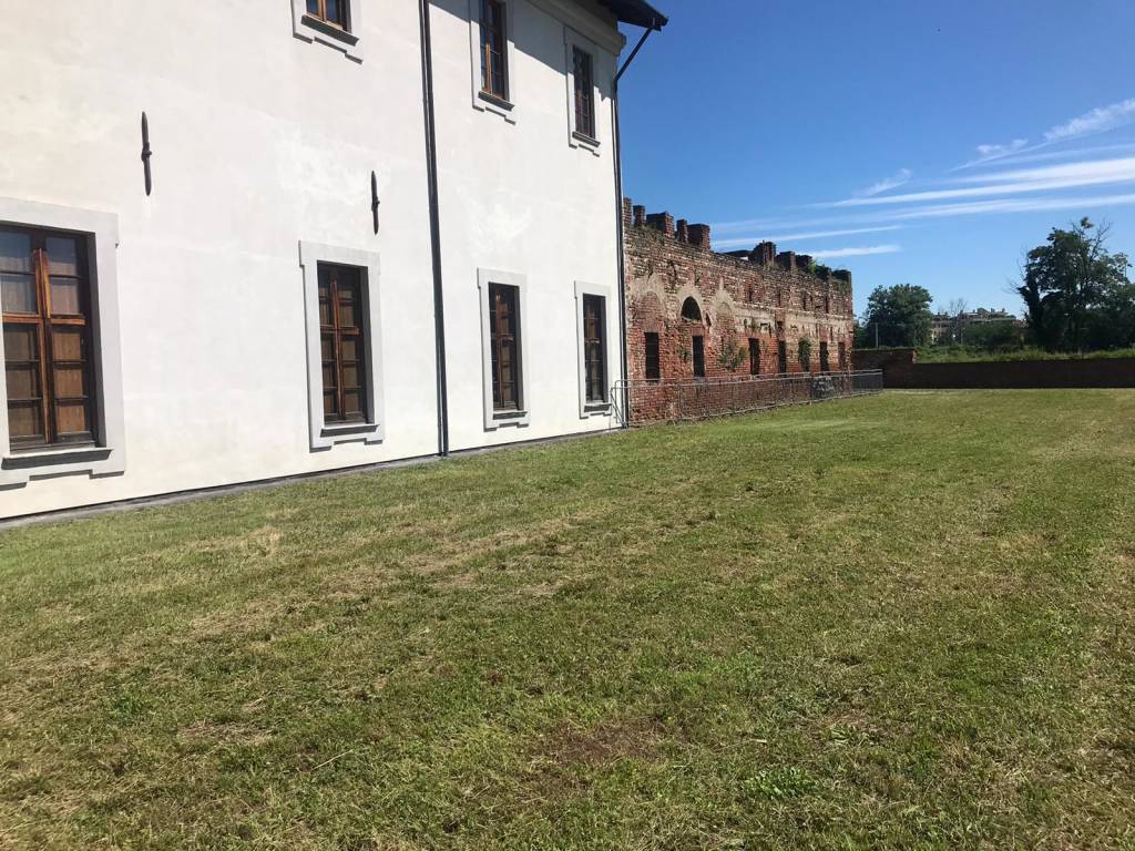 Isola del Castello- il pratone