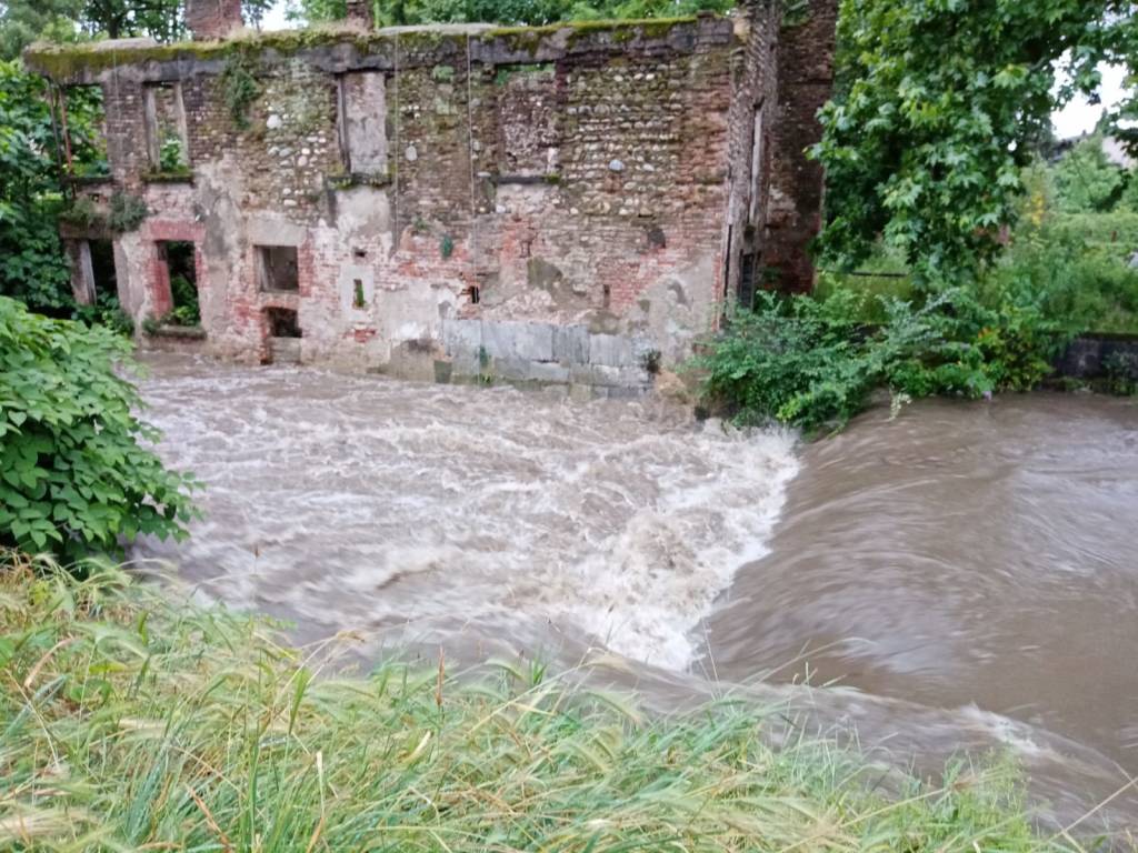 Maltempo: Olona in piena