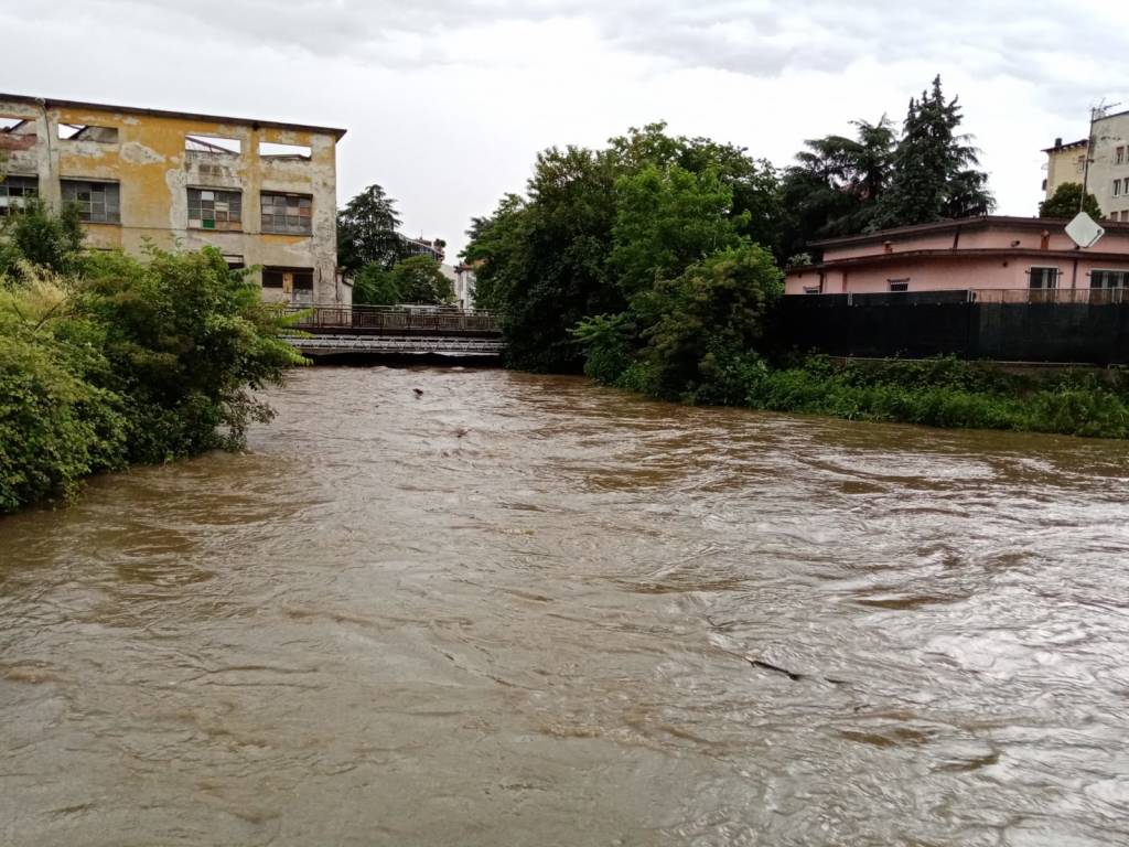 Maltempo: Olona in piena