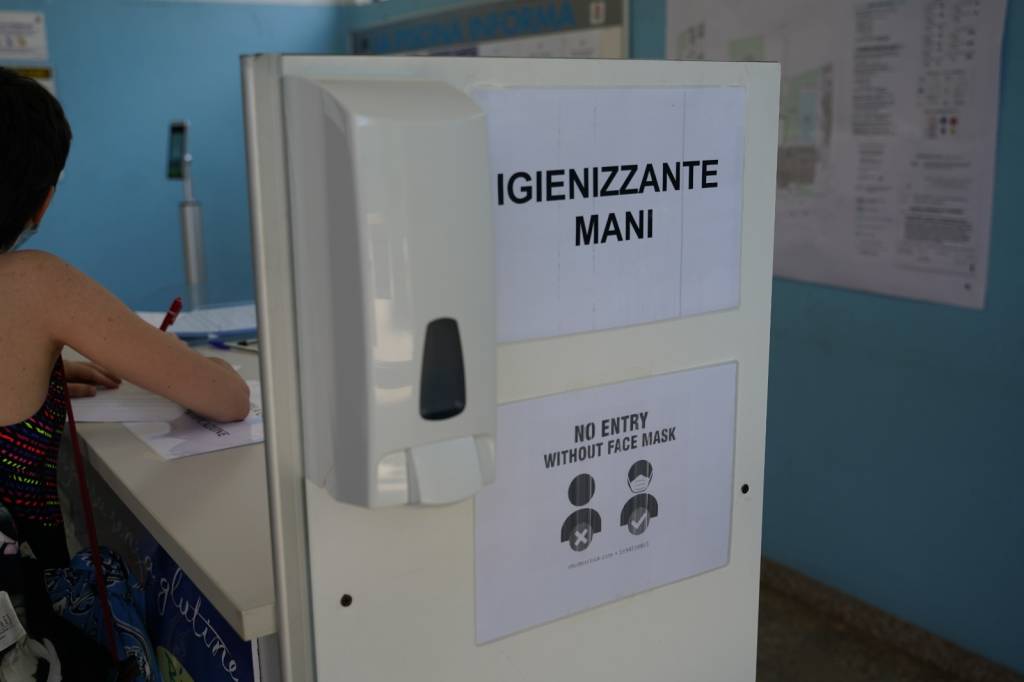 Piscina di Legnano, una riapertura nel segno della sicurezza