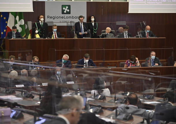 50° anniversario della nascita di Regione Lombardia: la cerimonia con i presidenti Fermi, Fontana e Bassetti