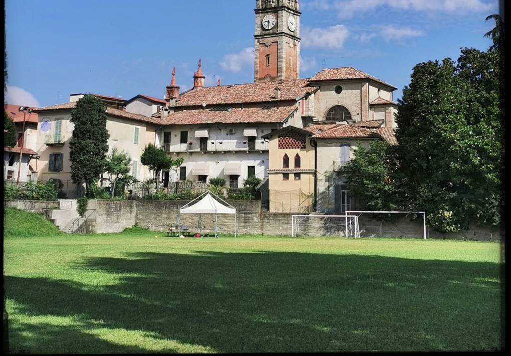 Alzate campo di calcio 