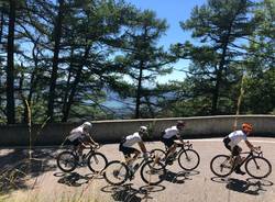 Assault to Freedom scala in bici 16 volte il Campo dei Fiori di Varese per beneficienza: "Missione compiuta"