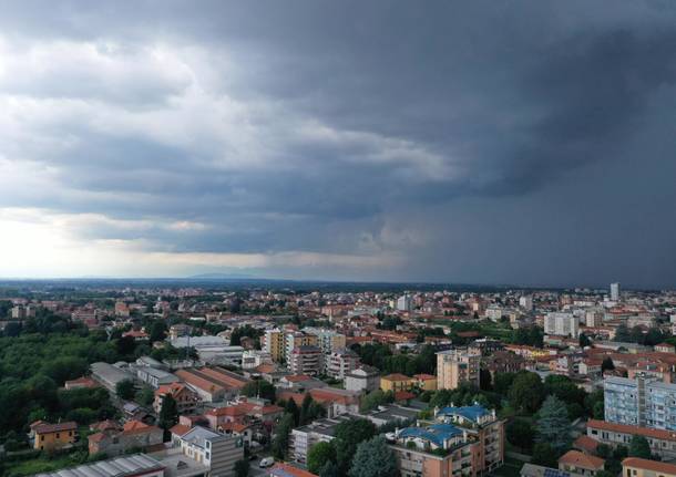 busto arsizio panorama nuvole maltempo