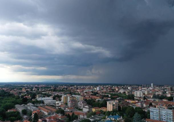 busto arsizio panorama nuvole maltempo