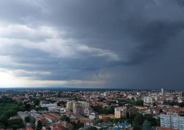 busto arsizio panorama nuvole maltempo