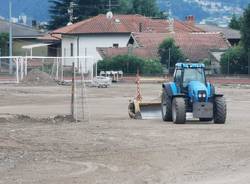 I lavori al campo di calcio di Maccagno