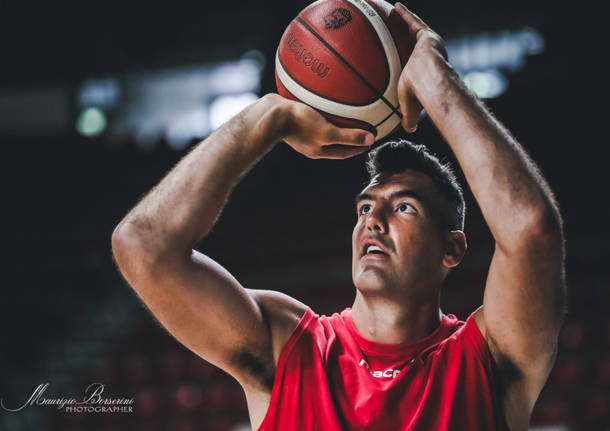 Primo allenamento a Varese per Luis Scola