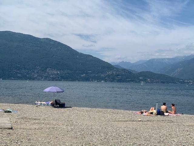 Zenna, lavori di sistemazione all\'arenile sulla spiaggia