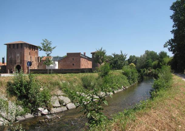 Il fiume Olona scorre intorno al Castello di Legnano