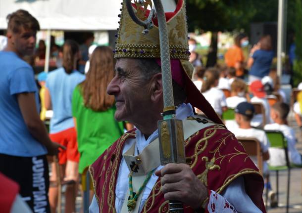 L'arcivescovo Delpini in visita all'oratorio di Busto Garolfo