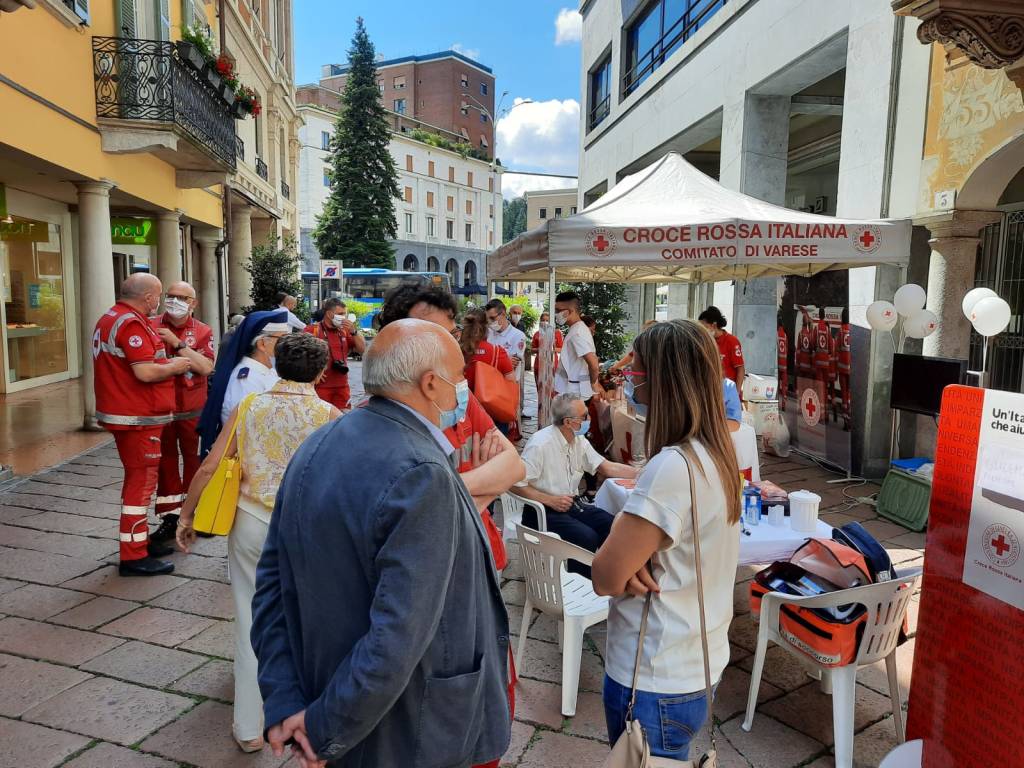 La croce Rossa di Varese torna in piazza