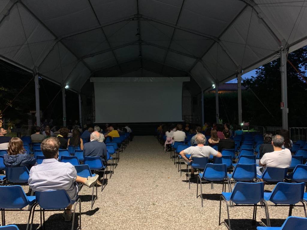 La prima sera di Esterno Notte dopo il Covid