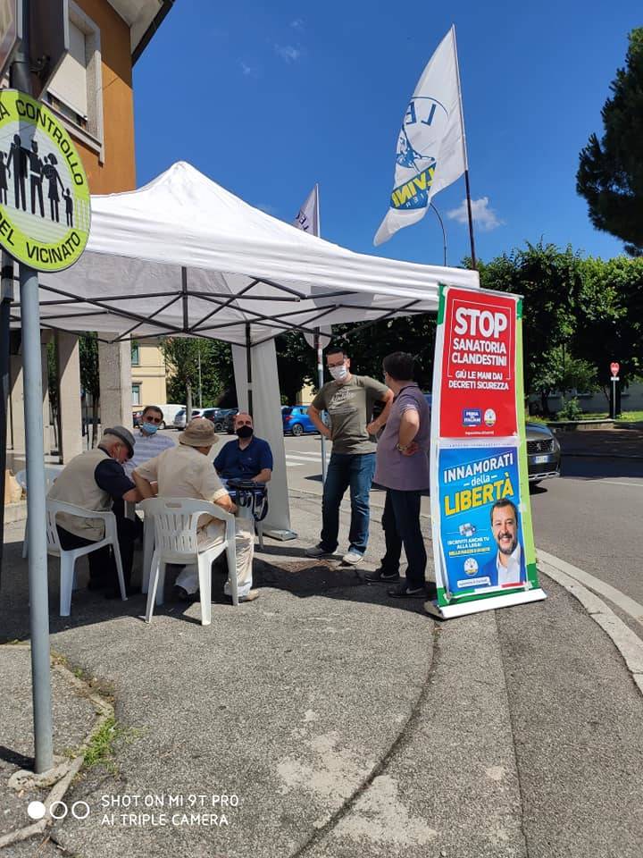 Lega Nord Cislago raccolta firme