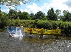 Nuotata degli attivisti di Legambiente nell'Olona - luglio 2020