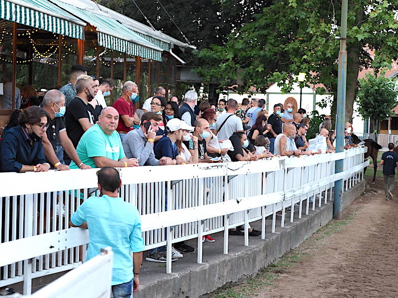 Sabato sera all'ippodromo Le Bettole di Varese
