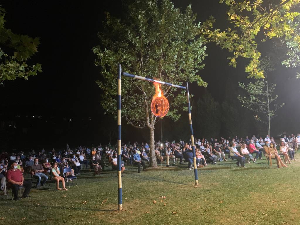 Sant’Eusebio, l’incendio del pallone rituale
