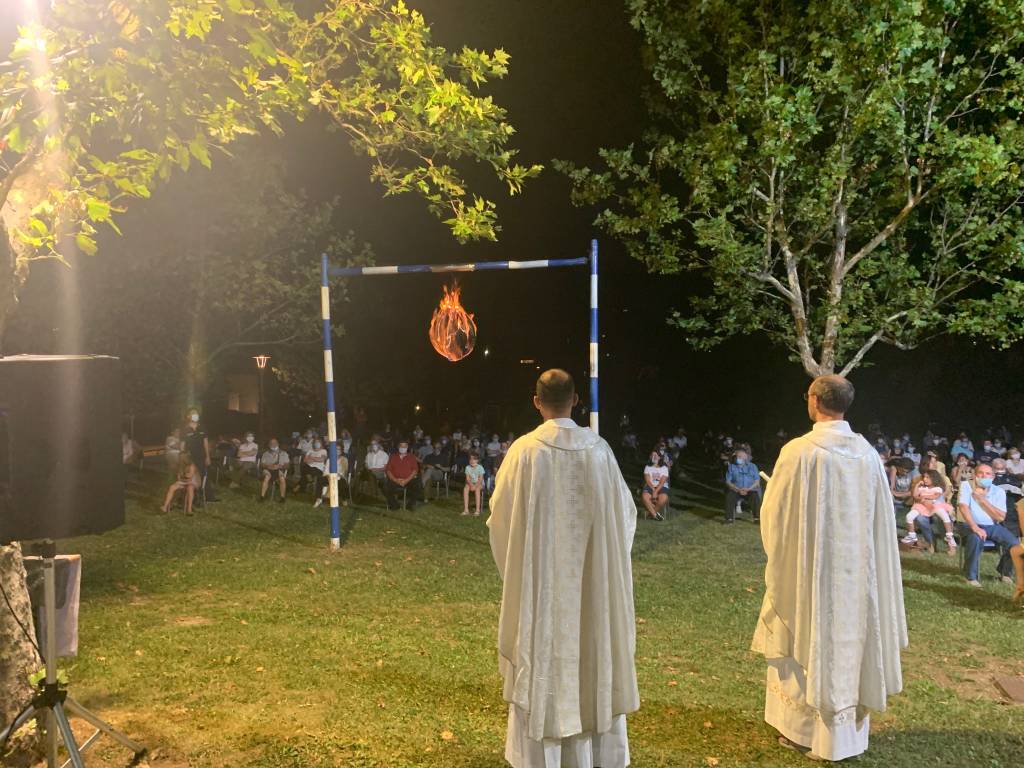 Sant’Eusebio, l’incendio del pallone rituale