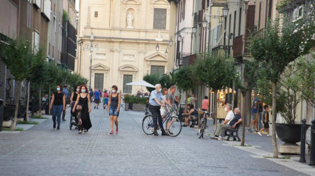Shopping serale a Saronno