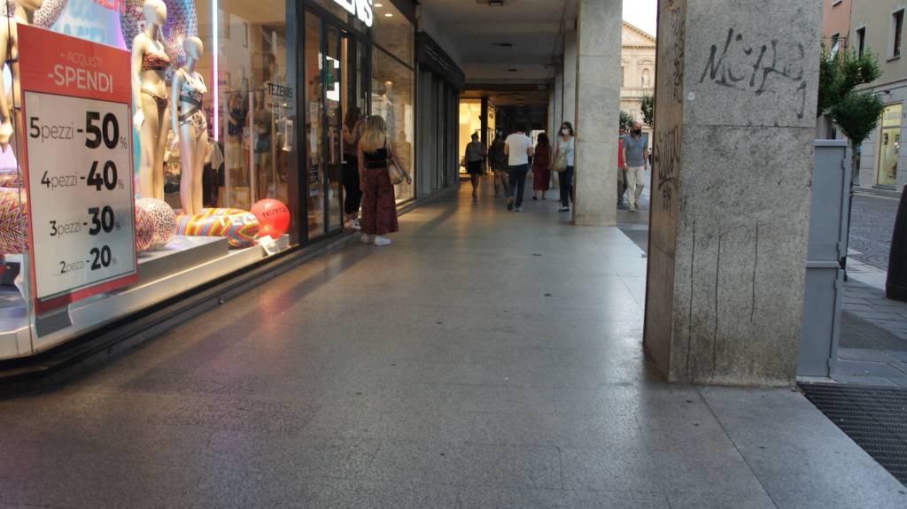 Shopping serale a Saronno