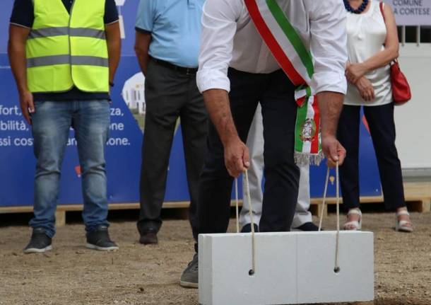 Scuola Primaria di Villa Cortese, la posa della prima pietra