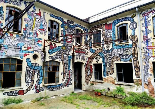 A Saronno artisti di fama internazionale decorano le pareti di una fabbrica abbandonata