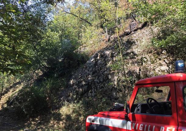 Agra: incendio al monte Formica