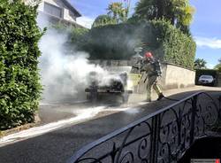 auto d'epoca ascona incendio