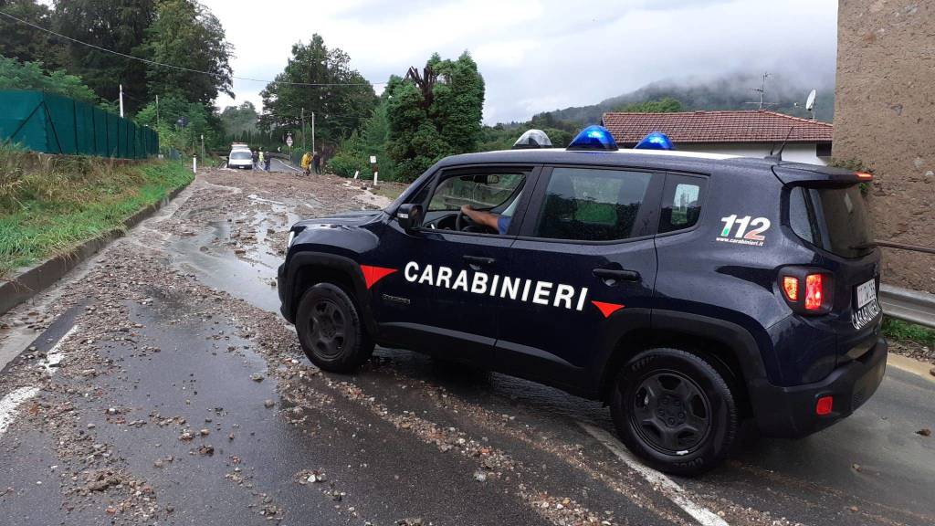 Cadegliano Viconago - Detriti sulla strada