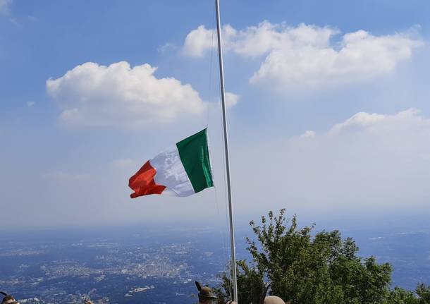 Comincia dall'alzabandiera alle tre croci la festa della montagna 2020