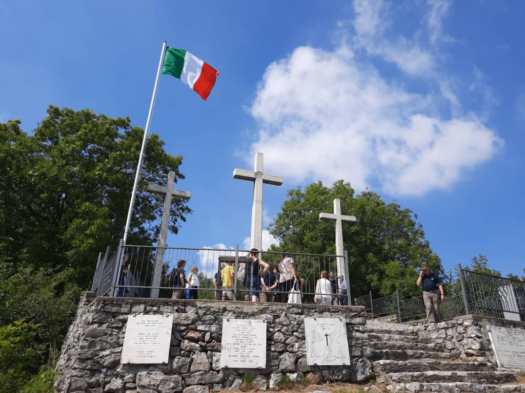 Comincia dall'alzabandiera alle tre croci la festa della montagna 2020