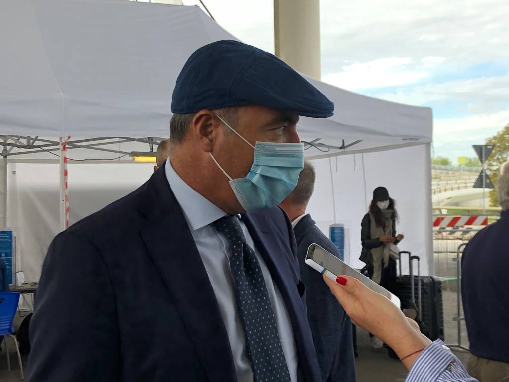 Giulio Gallera al terminal 1 di Malpensa