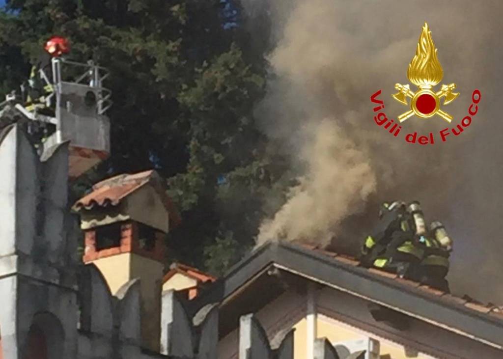 incendio bodio lomnago vigili del fuoco